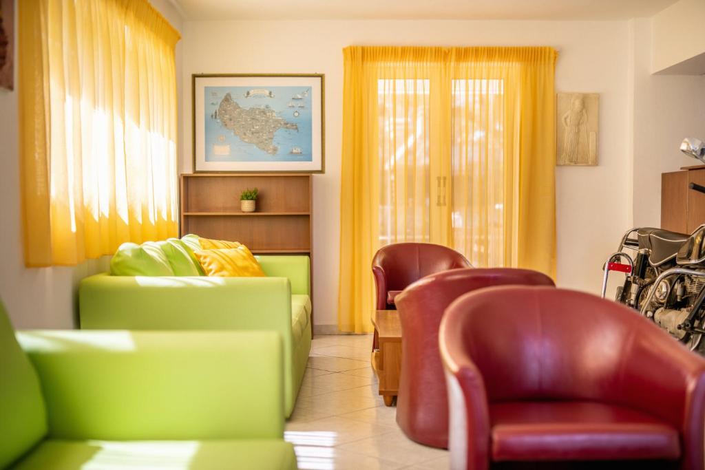 Sea View Hotelにあるシーティングエリア