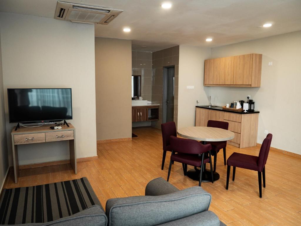 Kuchyň nebo kuchyňský kout v ubytování Bangi Perdana Hotel
