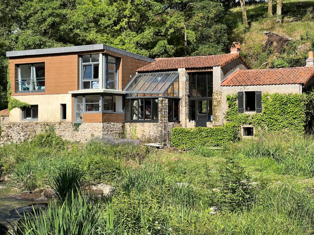 Vonkajšia záhrada v ubytovaní Gîte 3 étoiles, jusqu'à 7 personnes proche Puy du Fou