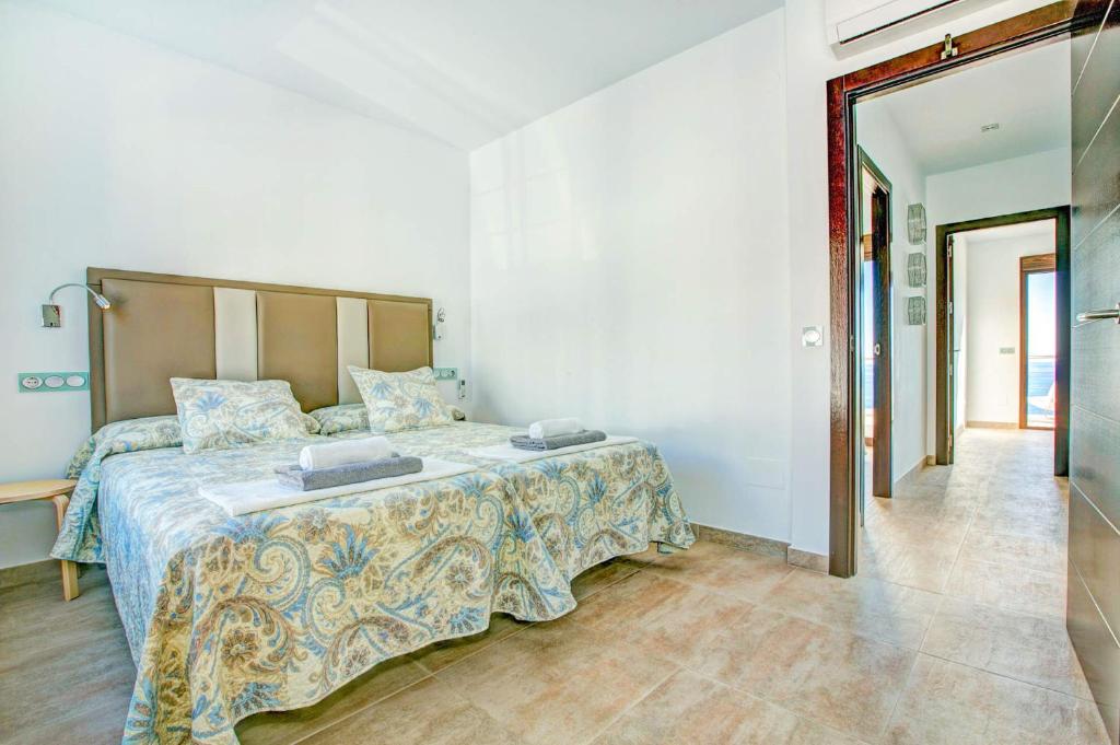 Posteľ alebo postele v izbe v ubytovaní Villa Ancla Sea View by Villa Plus