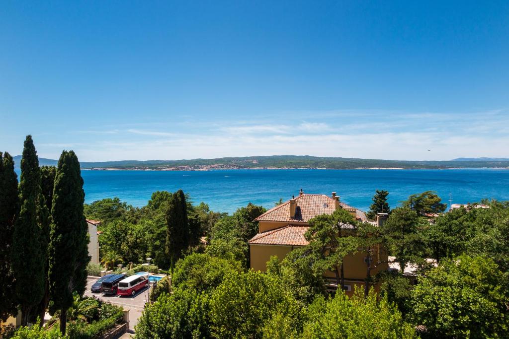 a view of the lake from a building at Apartment Beta in Crikvenica