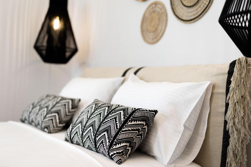 Posteľ alebo postele v izbe v ubytovaní Naxian Memories Apartments