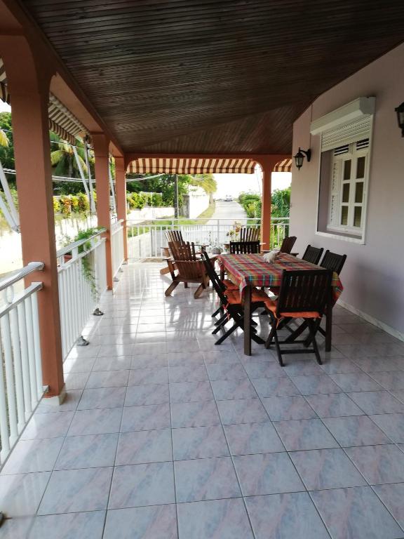 Balkón nebo terasa v ubytování Hébergement mouchas F4 - dans Villa les Polycias