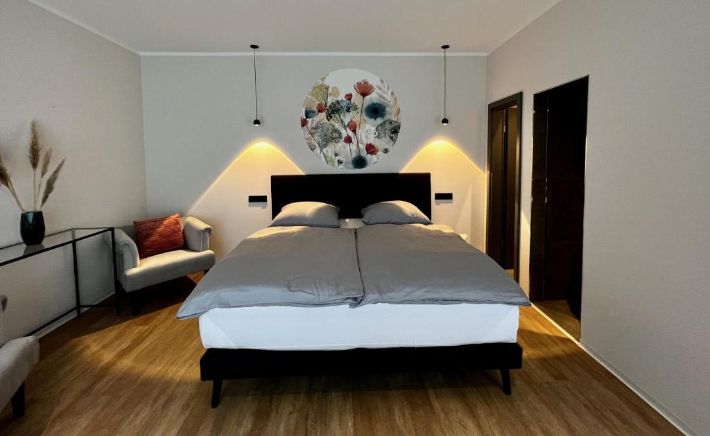 Postel nebo postele na pokoji v ubytování Hotel Drei Höfe