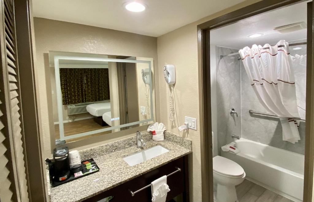 SureStay Hotel by Best Western Santa Cruz - 大号床间 - 带两张大号床 - 禁烟/底楼