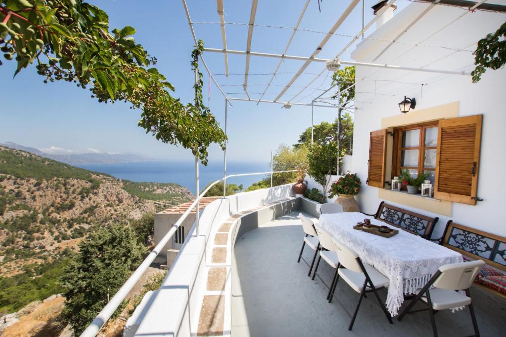 Afbeelding uit fotogalerij van Myrtia Vacation Home in Karpathos