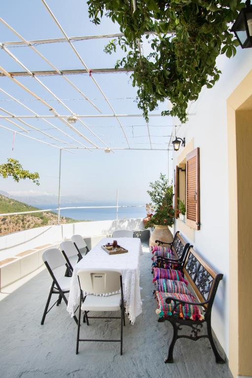 Balkón nebo terasa v ubytování Myrtia Vacation Home