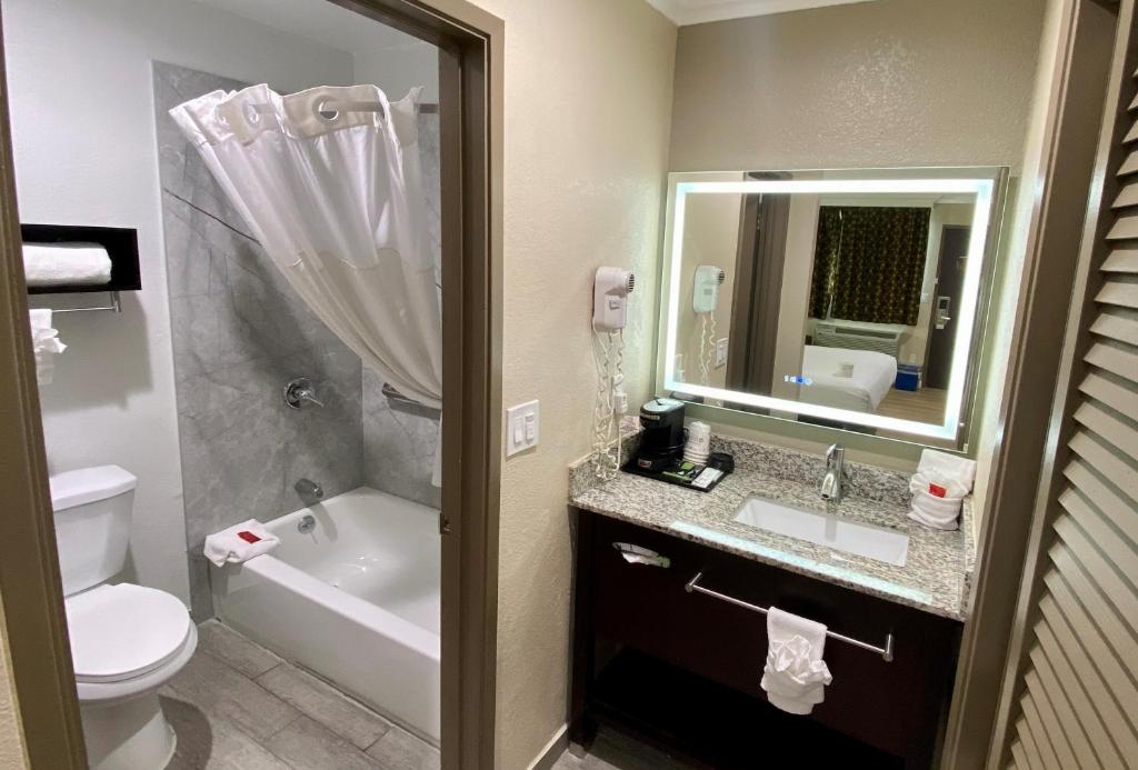 SureStay Hotel by Best Western Santa Cruz - King Room - Non-Smoking