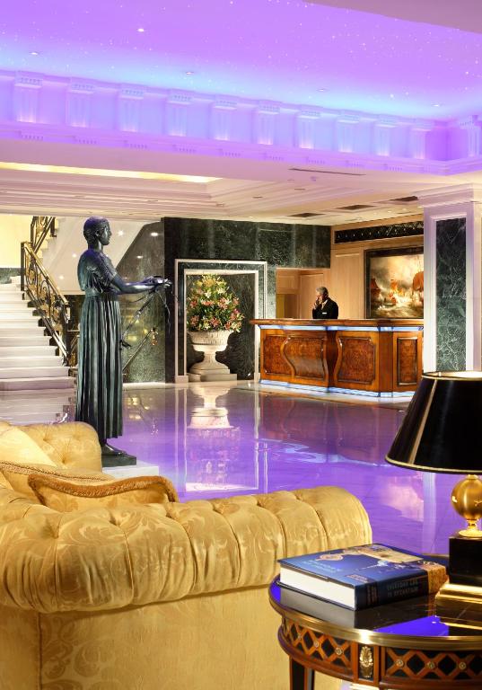 Posezení v ubytování Royal Olympic Hotel