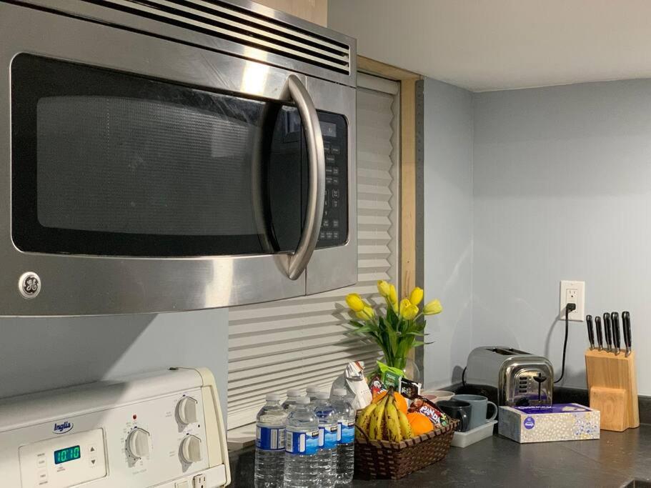 Newly renovated bsmt apartment with free parking - Housity