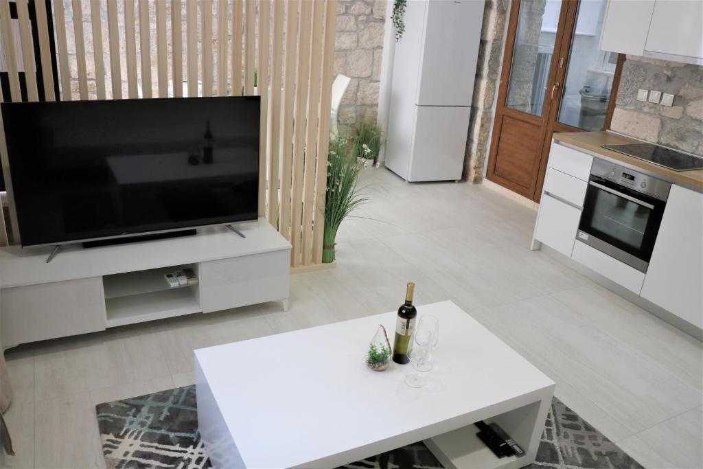 Kuchyň nebo kuchyňský kout v ubytování City Center Chic Apartments