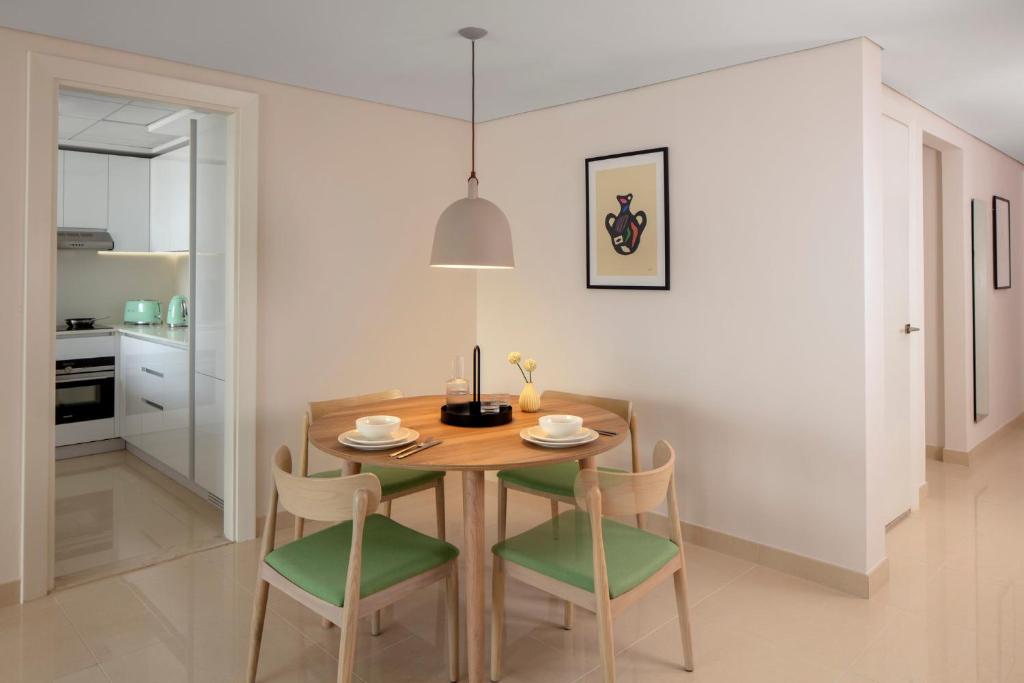 Staybridge Suites Dubai Internet City by IHG - Resim 40