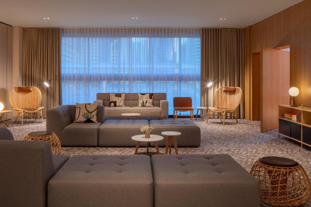 Staybridge Suites Dubai Internet City by IHG - Resim 23