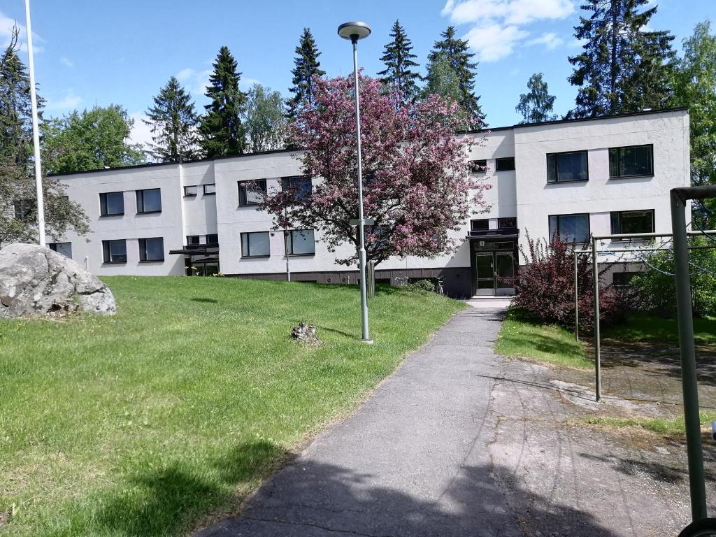 Zahrada ubytování Laajavuoren majapaikka — Condo in Laajavuori