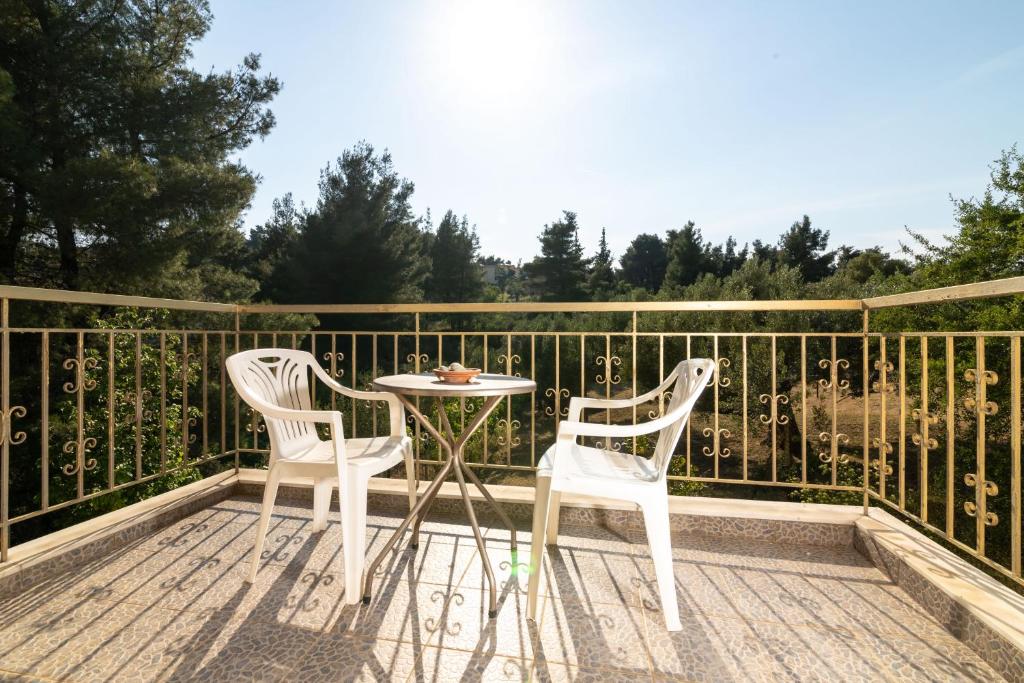 Balkón nebo terasa v ubytování F & B Summer Collection - Paliouri