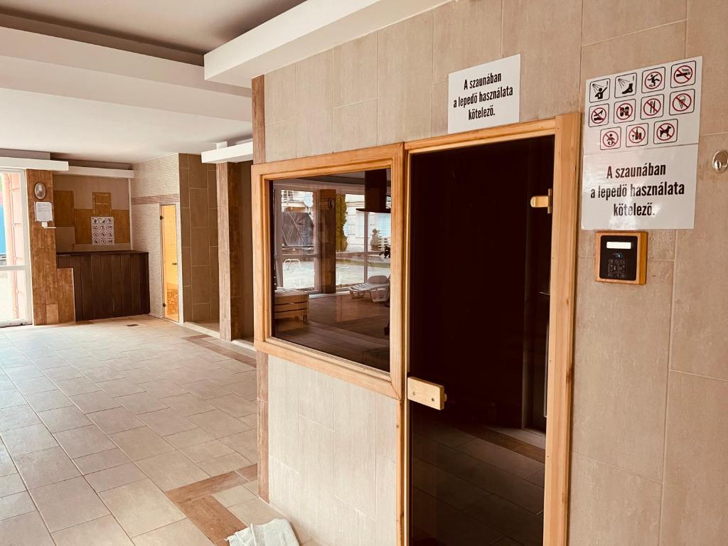 Fotografia z galérie ubytovania Elit Medencés Apartman Hajdúszoboszló v Hajdúszoboszló