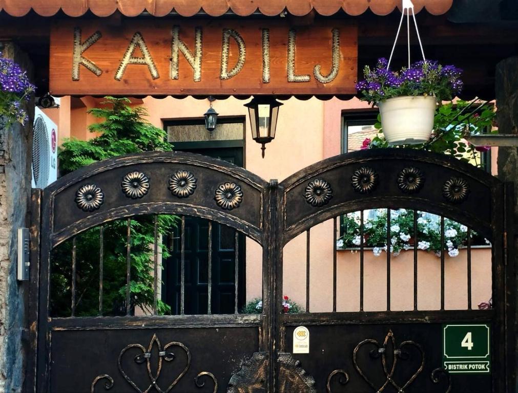 Certifikát, hodnocení, plakát nebo jiný dokument vystavený v ubytování Hotel Kandilj