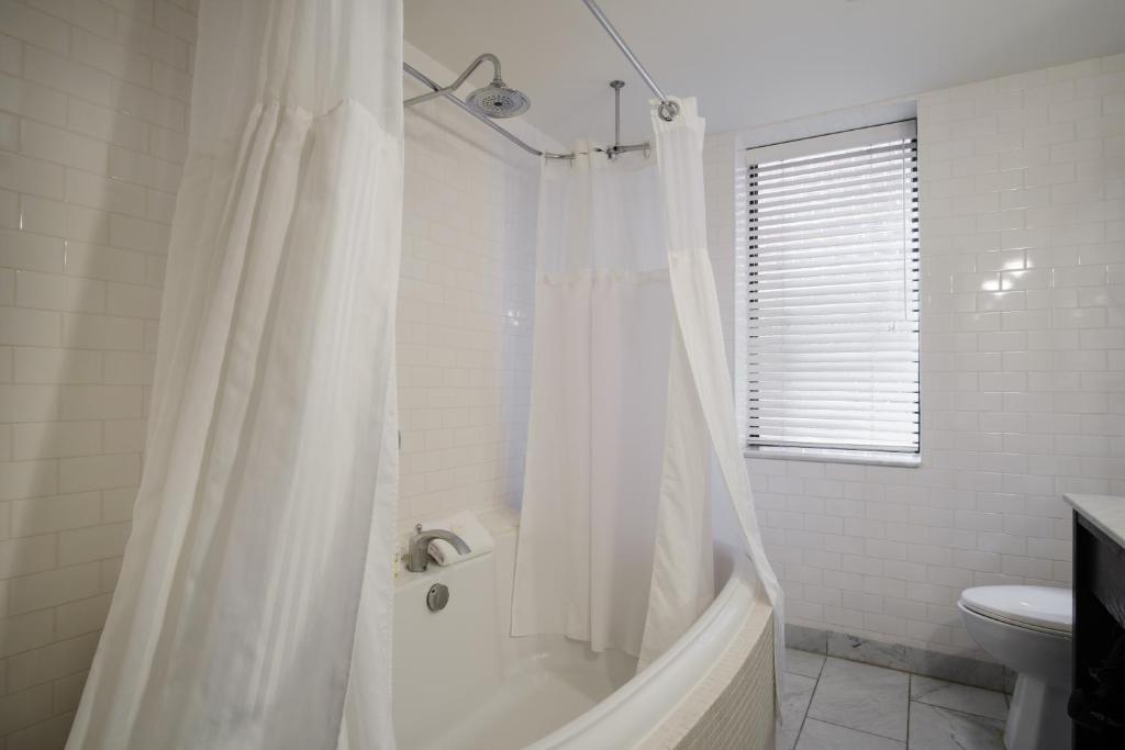 Arc The Hotel - Resim 21