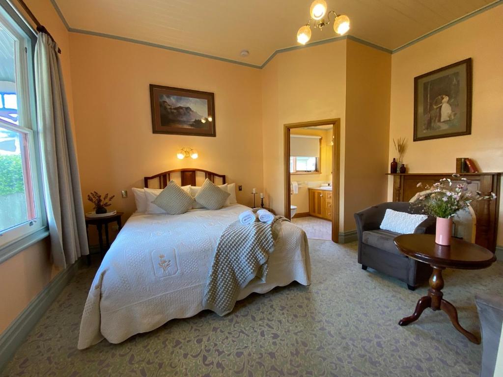 Postel nebo postele na pokoji v ubytování Hanlon Guest House