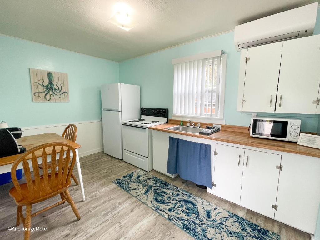 The Anchorage Motel - King Suite (No Pets)