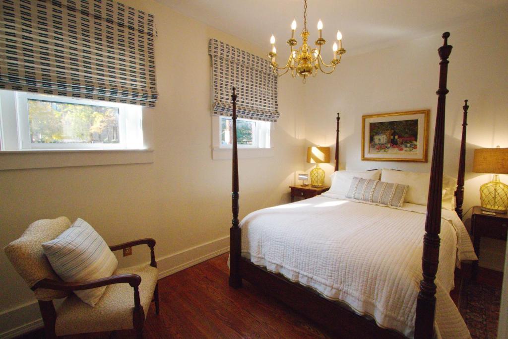 Louisville Bourbon Inn - Queen Room