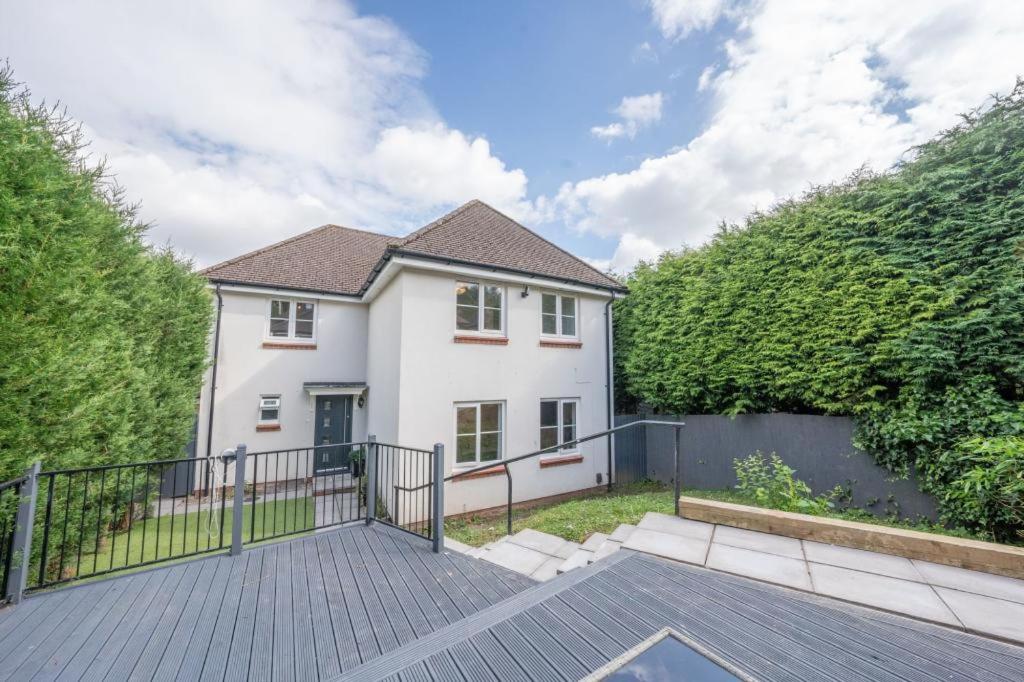 The Queens Residence by the Queens Hotel, Newport, UK