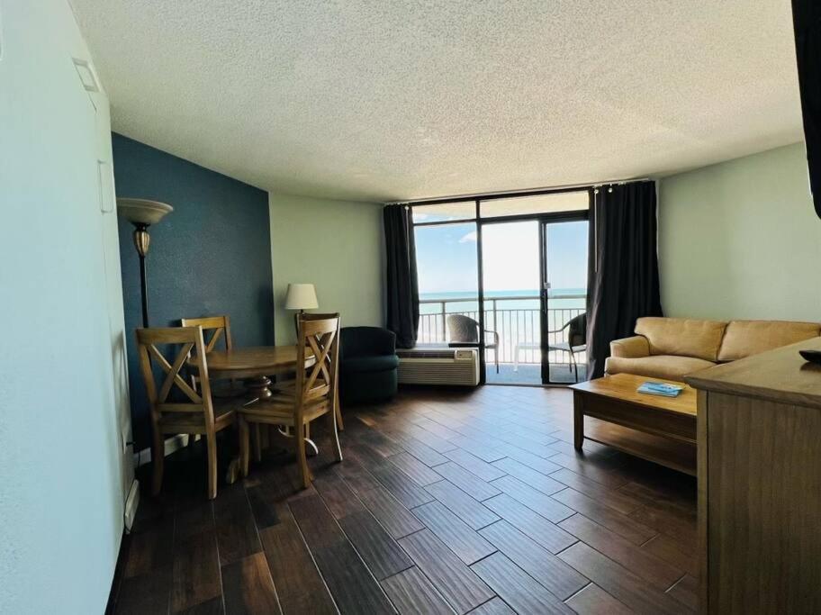 OCEAN VIEW BEAUTY*KING Bed*ROOFTOP POOL*Beach*Hot Tubs*M123, Myrtle Beach –  Updated 2023 Prices