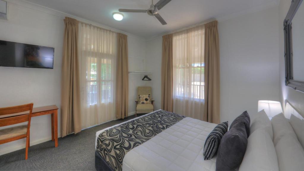 Heritage River Motor Inn - Executive Queen Of Twin Room - Toegang