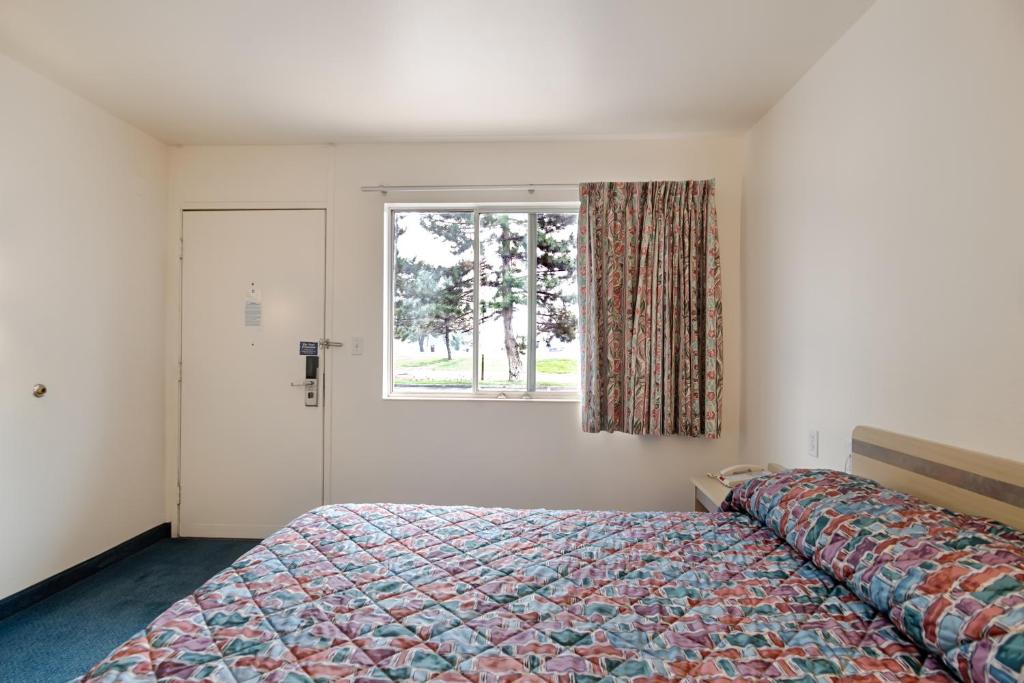 Postel nebo postele na pokoji v ubytování Motel 6-Winnemucca, NV