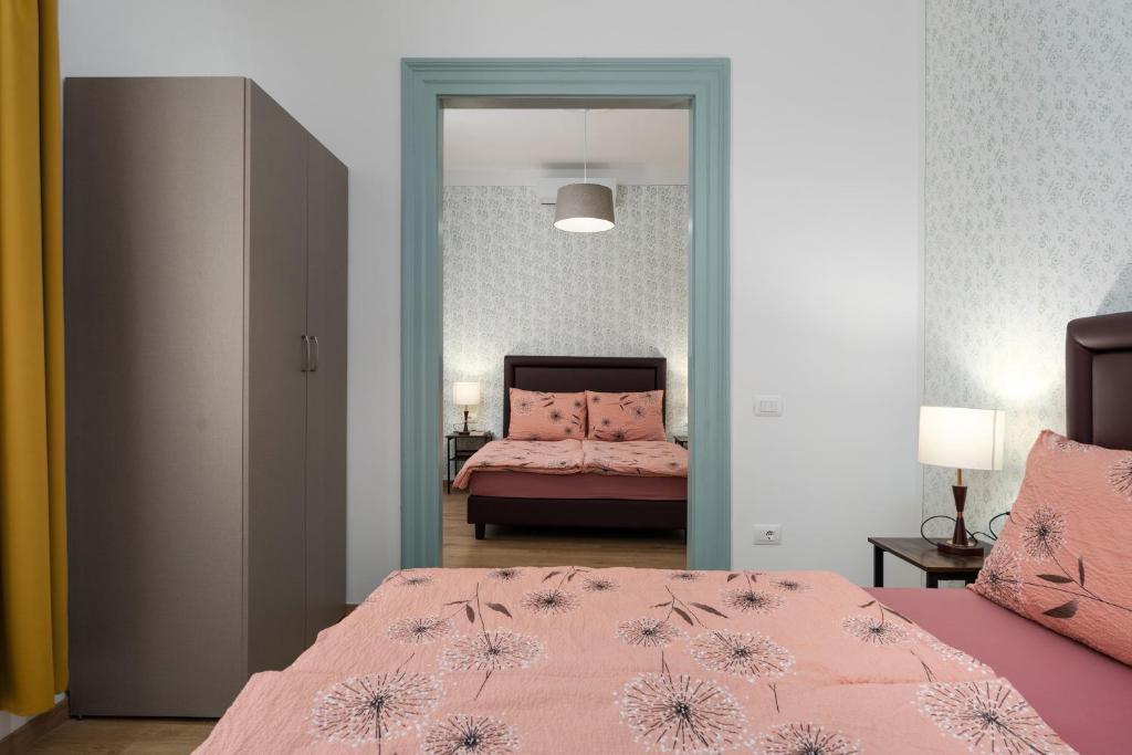 Hostel Antique - Familiekamer Met Gedeelde Badkamer