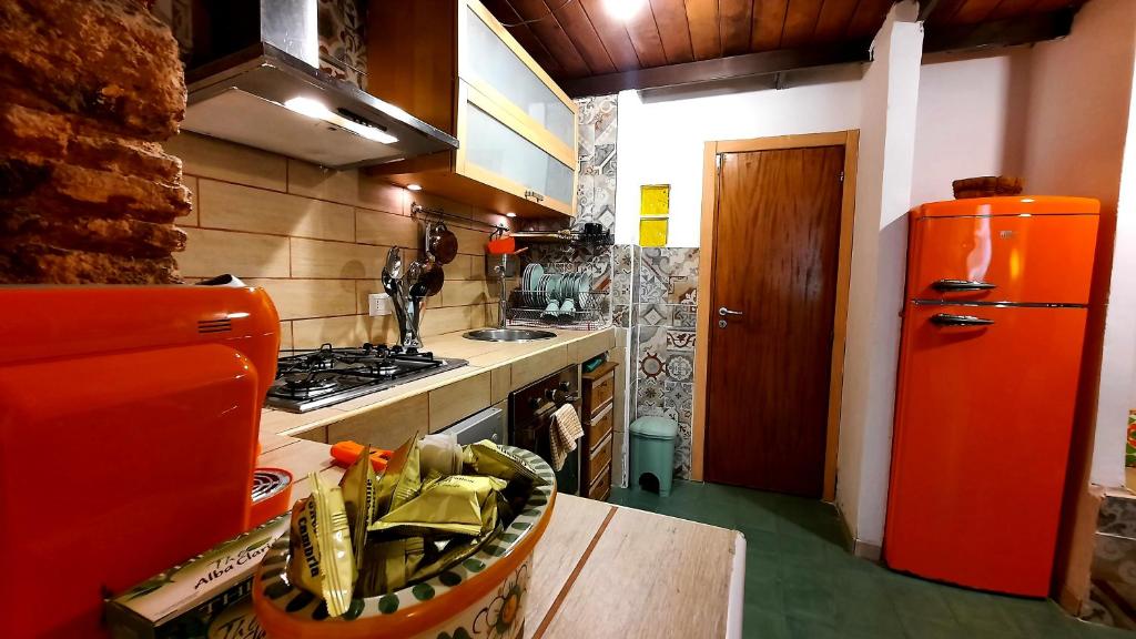 Kuchnia lub aneks kuchenny w obiekcie COZYHOME