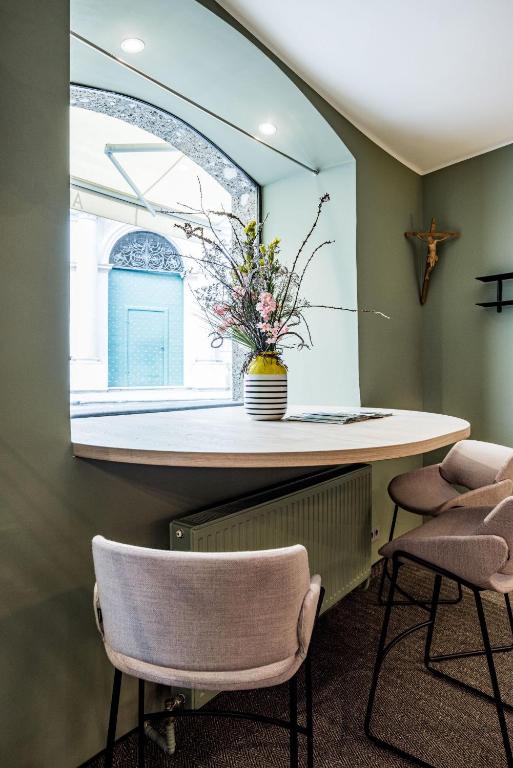 Altstadthotel Weisse Taube - Resim 28