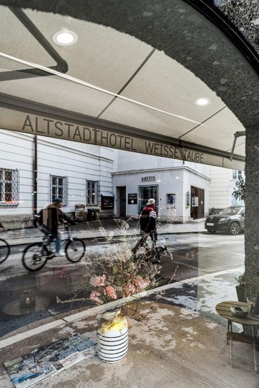 Altstadthotel Weisse Taube - Resim 24