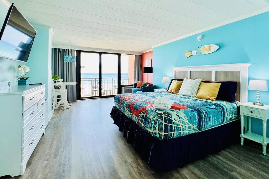 Apartment *RENOVATED BEAUTY* KING*Pools*Lazy River*Hot Tubs*A35, Myrtle