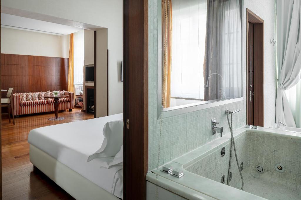 Ricasoli Firenze Luxury Apartments | UNA Esperienze - Resim 18