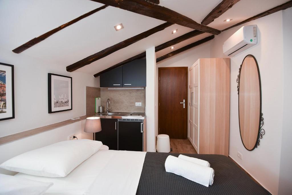 Old Town Rooms 1 - 17