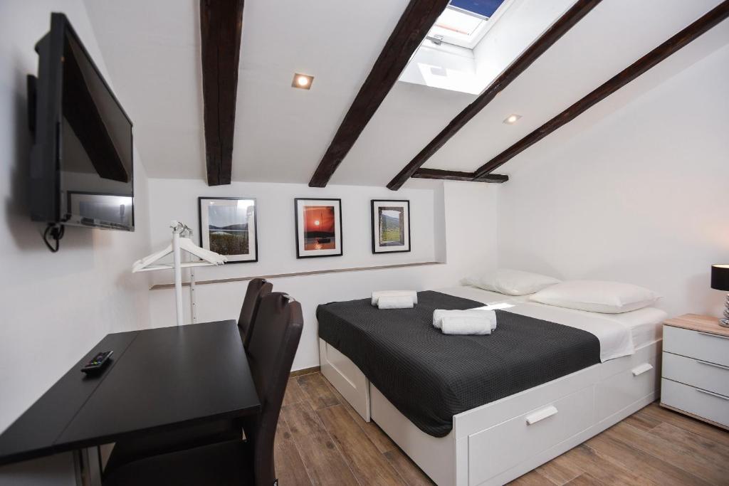 Old Town Rooms 1 - 19