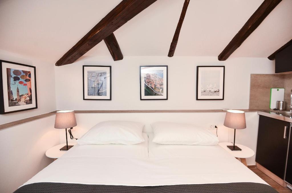 Old Town Rooms 1 - 18