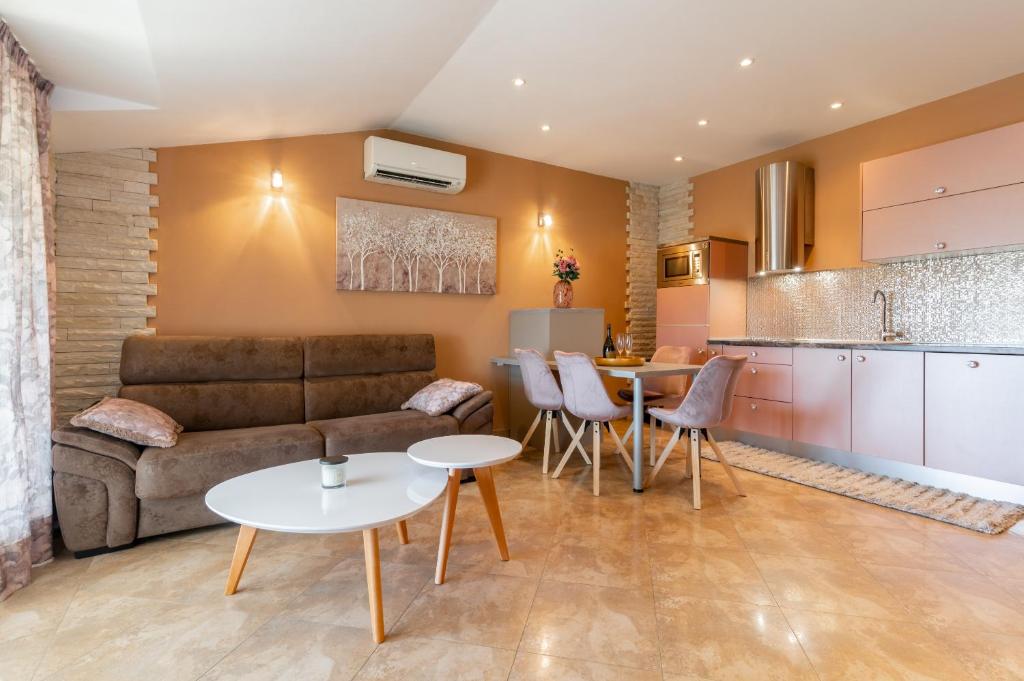 Billede fra billedgalleriet på Deluxe Suite Bambi with Panoramic View i Zadar