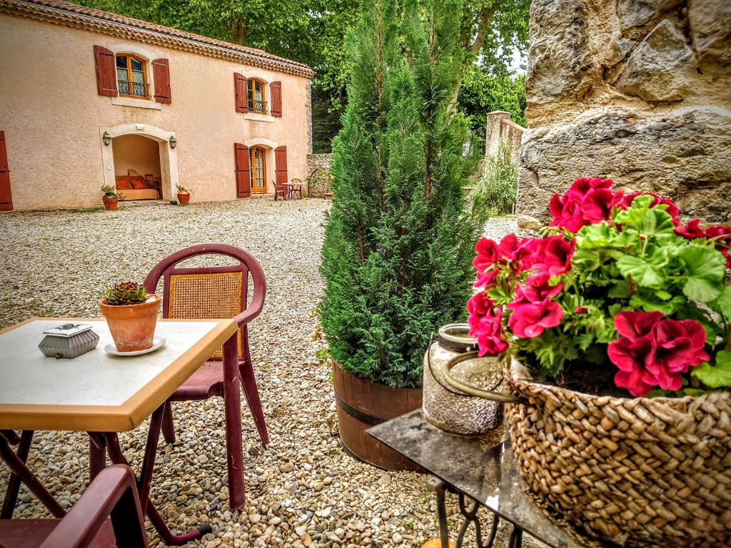 Zahrada ubytování Relais de Laval