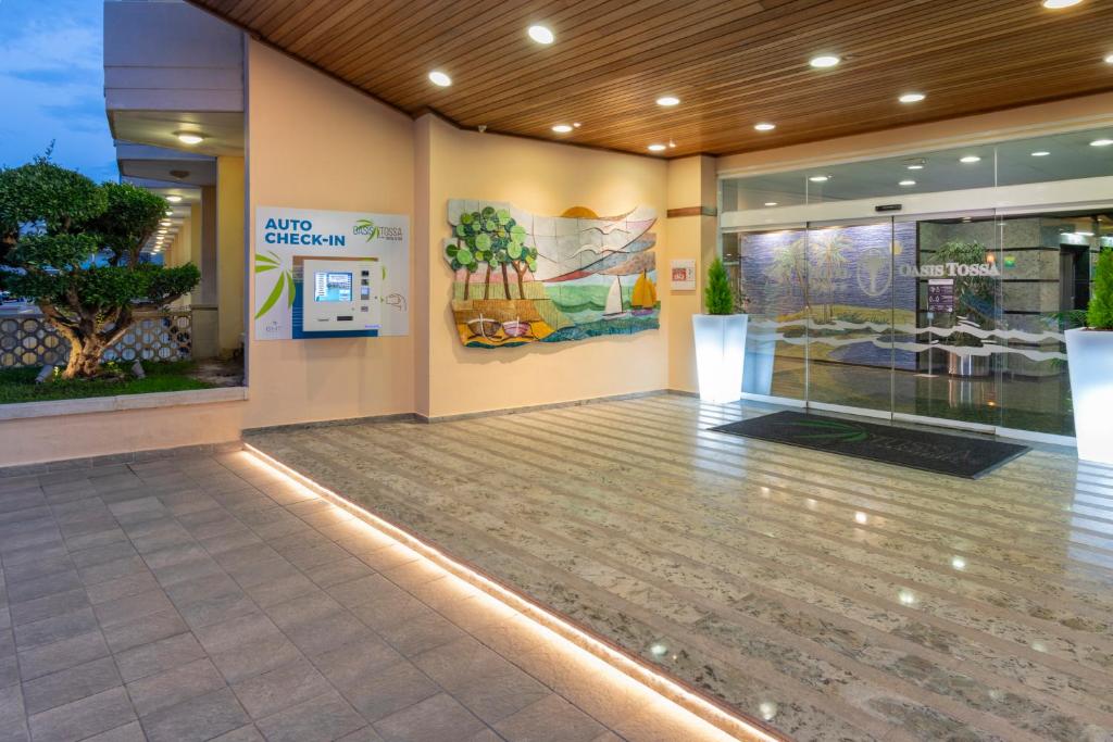 Imagen de la galería de GHT Oasis Tossa & Spa, en Tossa de Mar