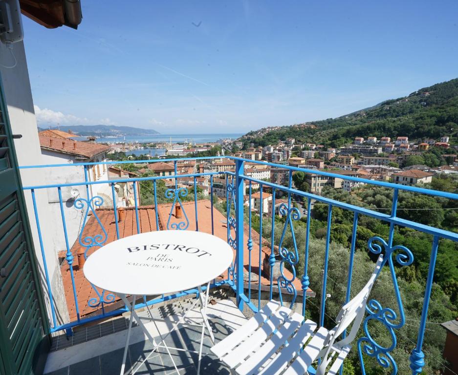 Bild i bildgalleri på Sea View Blue Apartment i La Spezia