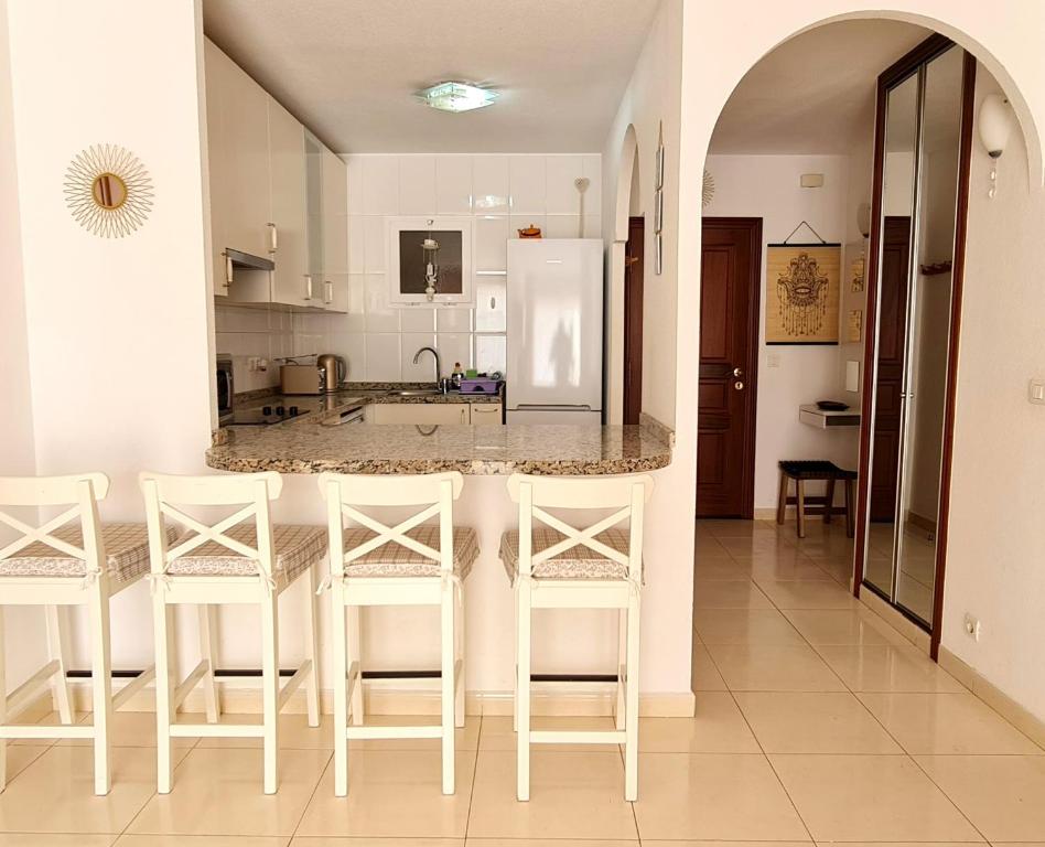 Fotografie z fotogalerie ubytování Cozy 2 Bedroom Apartment in Costa Adeje v destinaci Adeje
