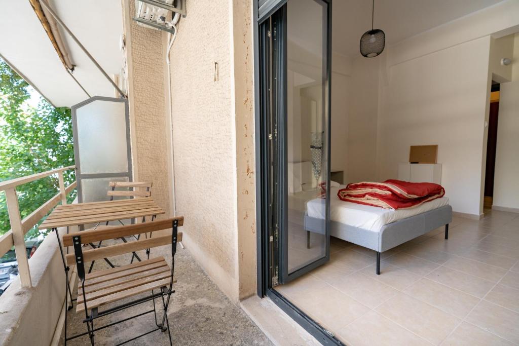 Ag. Ioannis metro station studio 1 bed 2 pers - One-Bedroom Apartment
