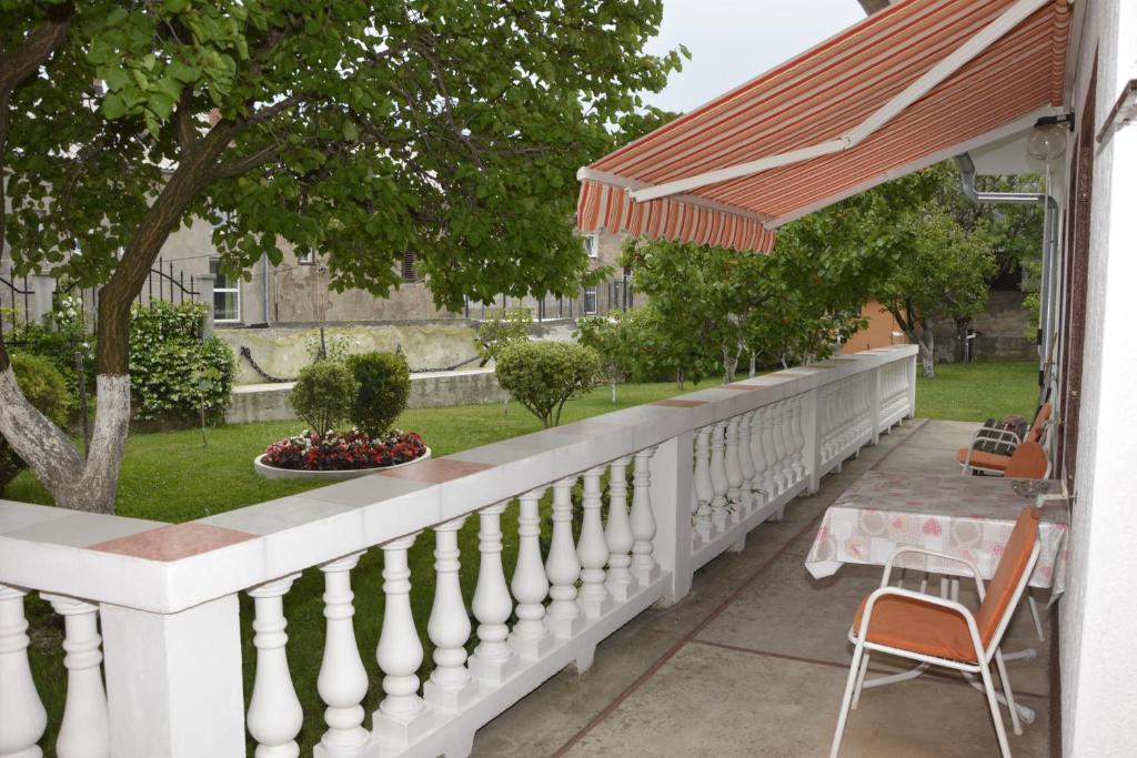 Vonkajšia záhrada v ubytovaní Apartment Neven