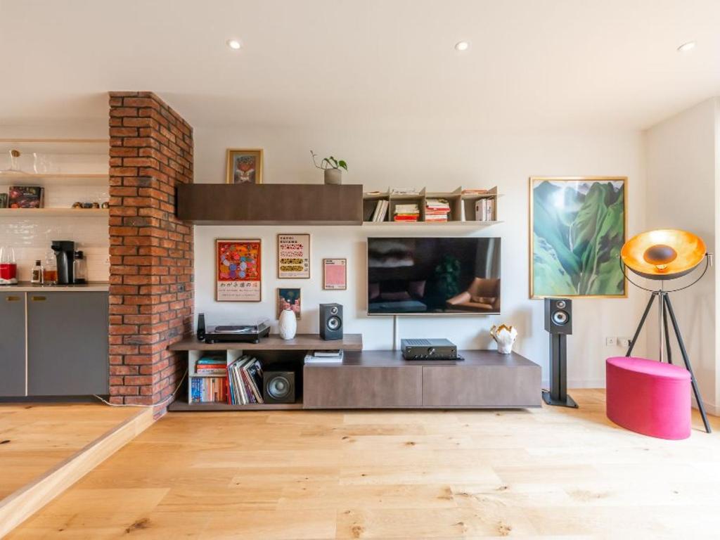 Pass the Keys Modern and Sunny Flat in Leyton