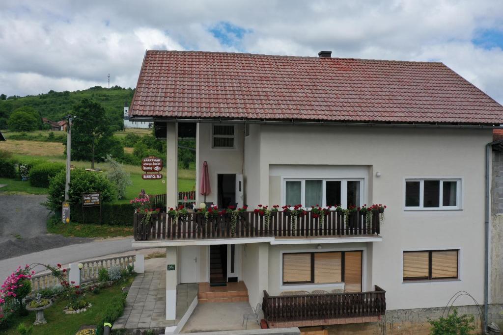 Budova, v ktorej sa apartmán nachádza