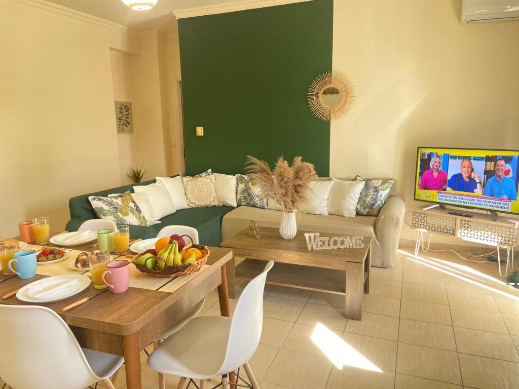 TV a/nebo společenská místnost v ubytování Sweet Home Vassia