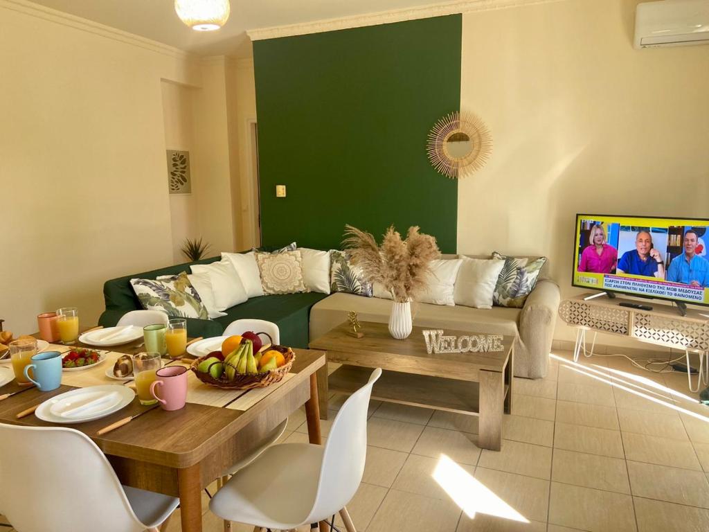 TV a/nebo společenská místnost v ubytování Sweet Home Vassia