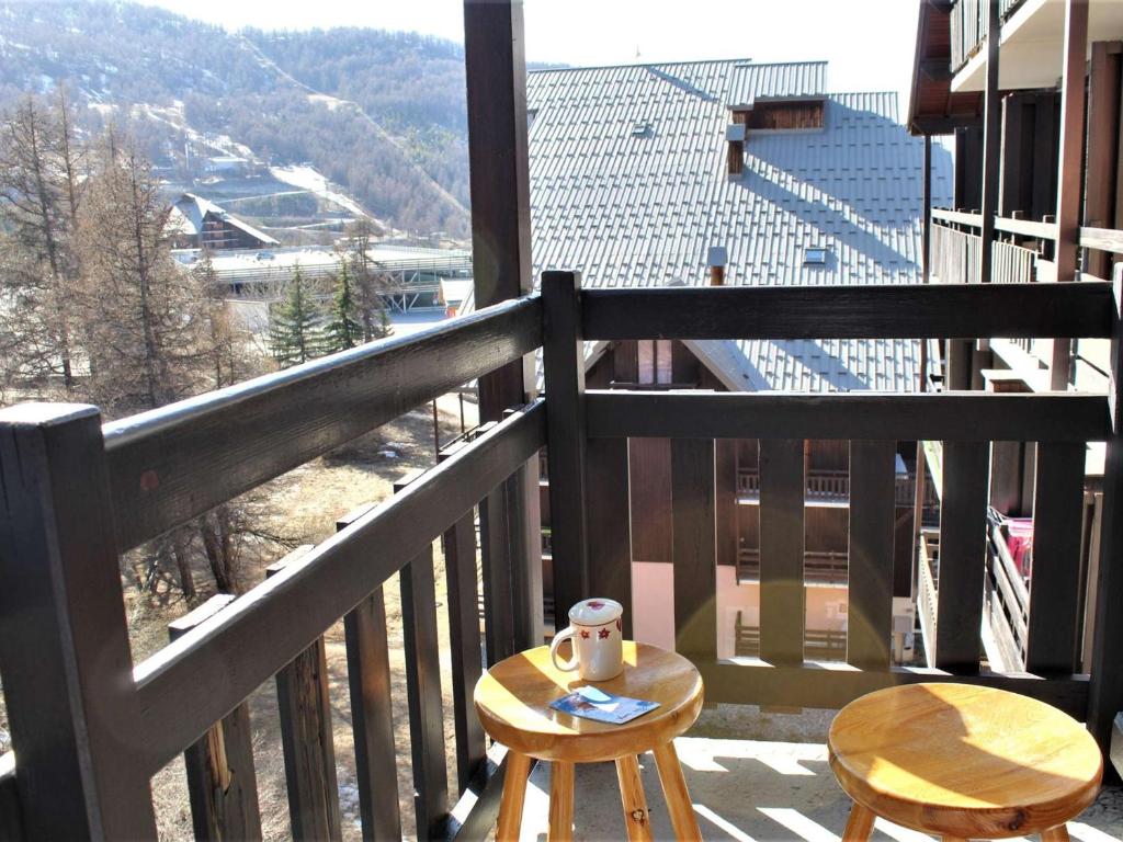 Fotografia z galérie ubytovania Charmant T2 au calme, 4 couchages, balcon vue sud, skis et combinaison inclus, proche navette gratuite - FR-1-330-556 v destinácii Risoul